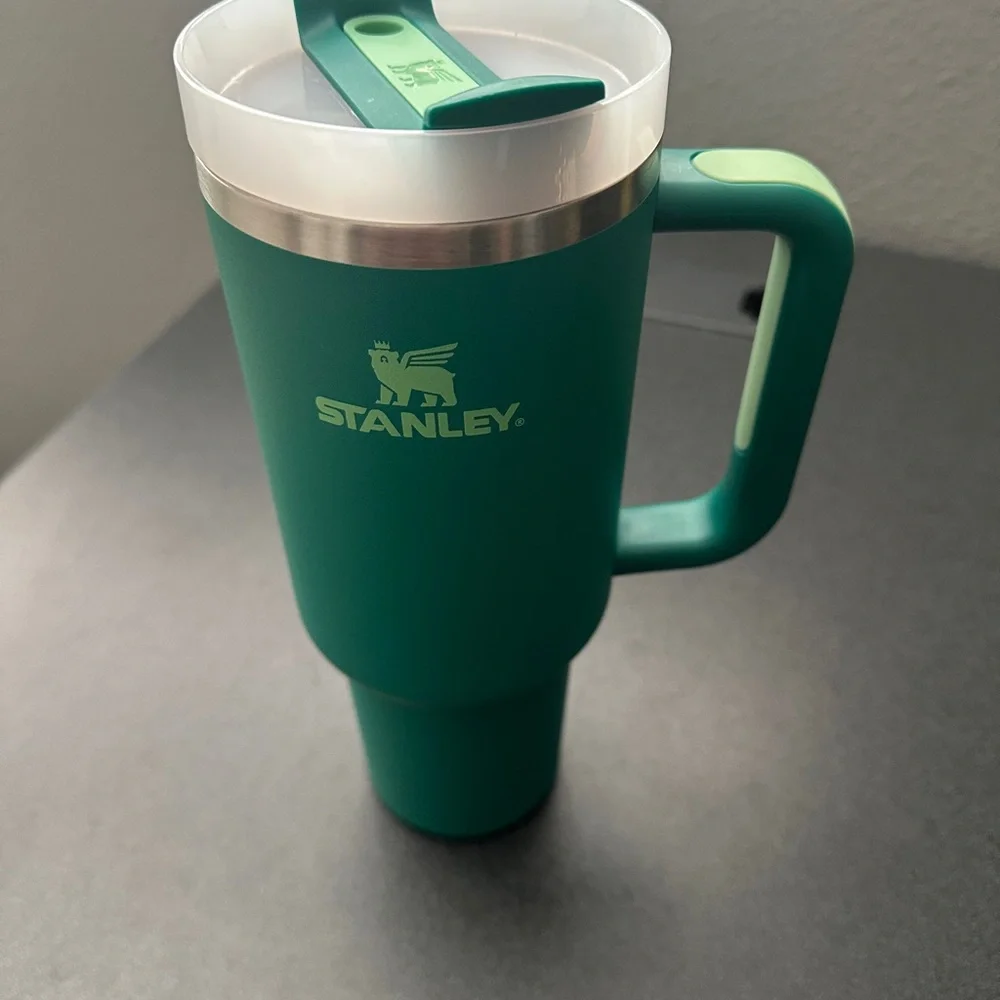 Stanley Alpine Green 40oz Tumbler - Picture 4 of 7